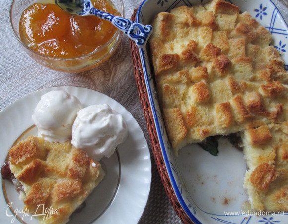 Подаем к столу с вареньем, карамельным соусом или мороженым.