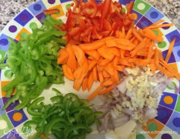 Нарезать овощи.