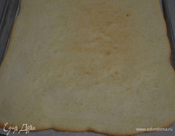 Выпекаем 13-17 минут( все зависит от особенностей вашей духовки, я ставила на 15 минут) при 180°C. 
