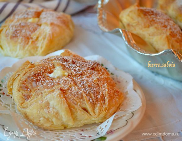 Перед подачей присыпать пирожные слегка сахарной пудрой!