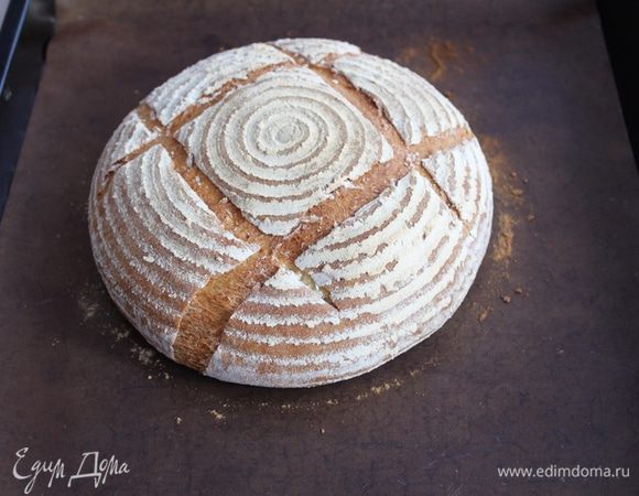 Выпекать при 240°С в течении 10-15 минут с паром, затем при 215°С без пара до готовности, всего 35-40 минут.