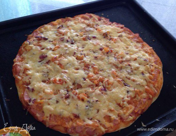 Отправляем в духовку на самое верхнее отделение и выпекаем до румяности сыра, как на фото.