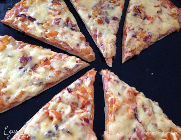 Вот так быстро и вкусно можно приготовить пиццу дома :) Приятного Всем аппетита :)