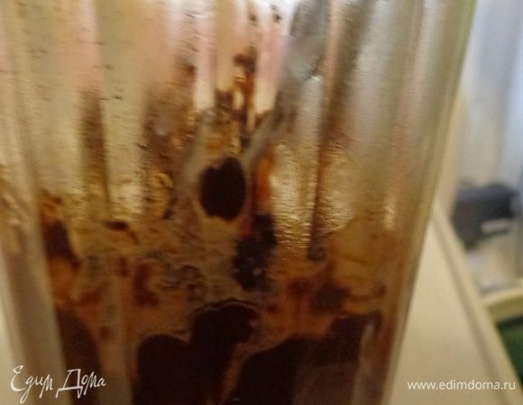 Для основы: растворить какао в горячей воде.