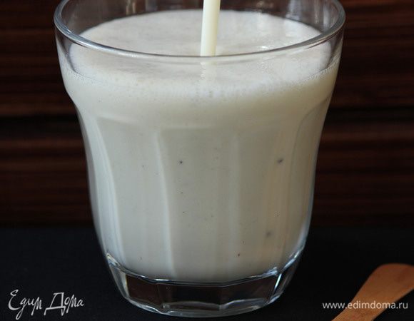 Подавайте, украсив ломтиком банана. Приятного аппетита.   