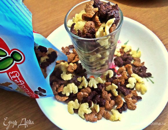 Не могла найти в программе нужные хлопья, у меня разноцветные фигурки, берём 2 стакана!