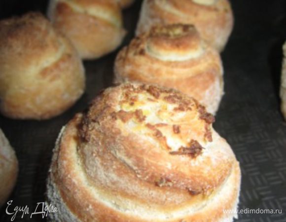 Выпекать в разогретой до 170°С духовке 15-20 минут. 