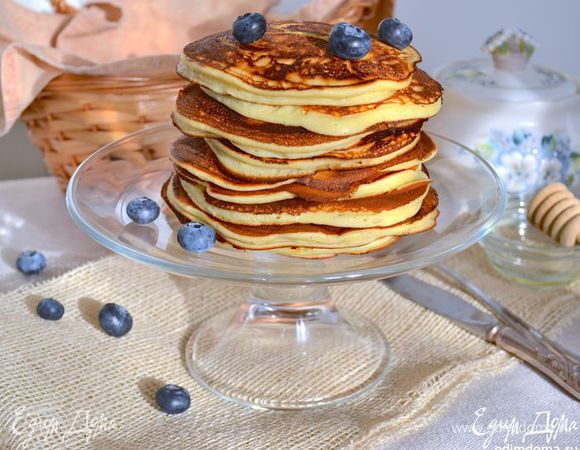 А вот те самые "Сырные панкейки"! http://www.edimdoma.ru/retsepty/72695-syrnye-pankeyki