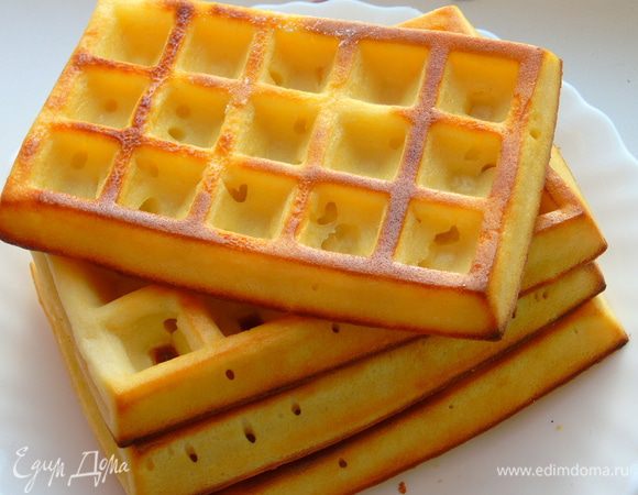 Отправляем в духовку на 5-7 минут. Вот такие вафельки....