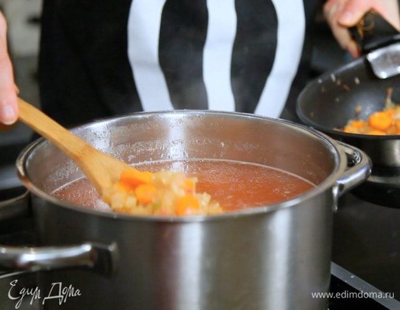 Потом овощную зажарку.