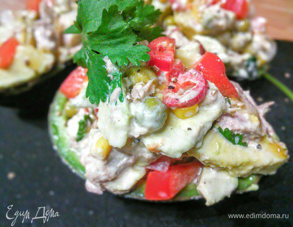 Теперь остается только посолить, поперчить и приправить капелькой соуса табаско. Подавать сразу.