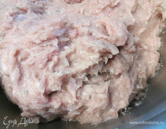 Накрыть ёмкость и поставить на час в холодильник. 