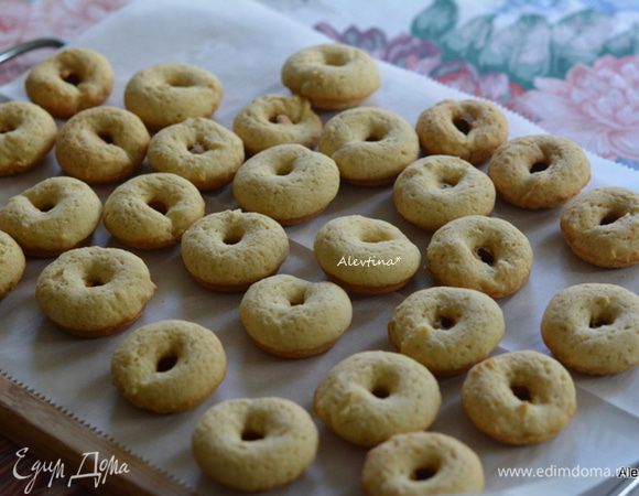 Достать из духовки и дать остыть 5 минут. Затем достать из формы.