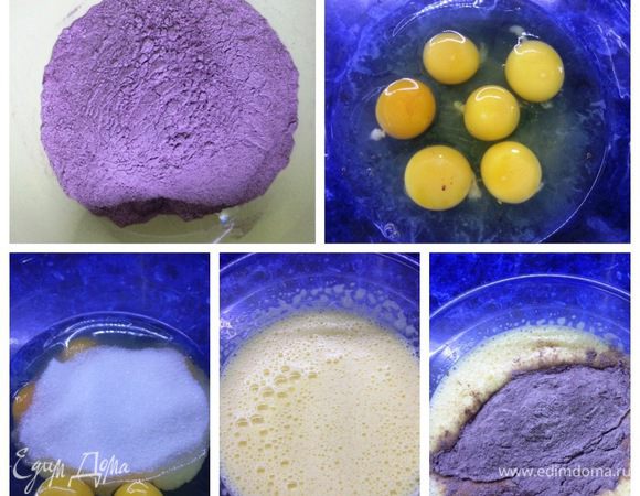 Просеиваем муку и какао вместе в миску. Перемешиваем.
Яйца вместе с сахаром взбиваем до пышной светлой массы.
На взбитую яичную массу просеиваем смесь муки и какао-порошка.
