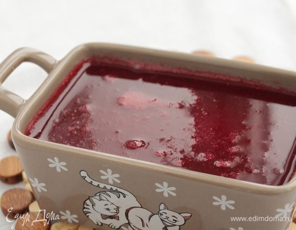 Залить желе паштет, поставить в холод для застывания.