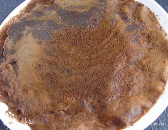 Печем блины на разогретой сковороде...