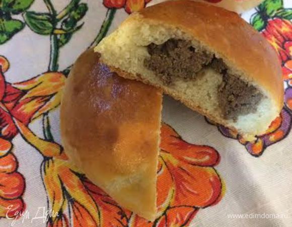 Из этого количества у меня получается 10 больших пирожков. Приятного аппетита!