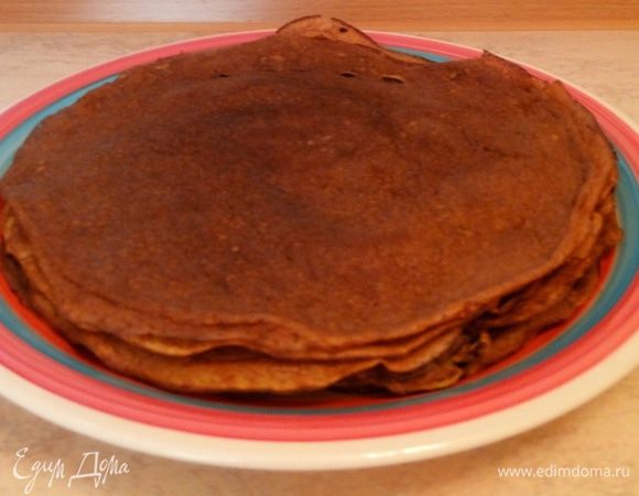 Вот такие они яркие, загорелые. По желанию можете смазать сливочным маслом каждый блинчик.