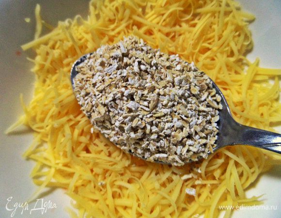 Добавить отруби или перемолотую слегка овсянку. Или просто муку.