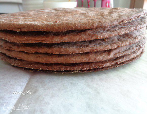 Точно также поступить с оставшимся тестом. В итоге...6 готовых коржей.