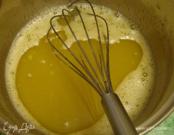 Добавить растительное масло, перемешать.