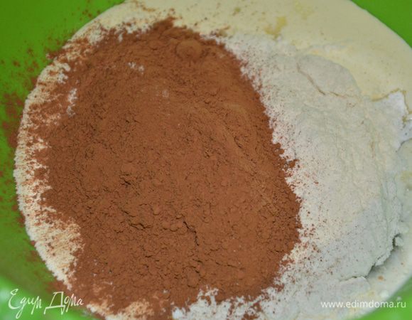 Готовим «сигаретное» тесто:
Смешать все ингредиенты, которые значатся для сигаретного теста.