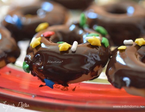 По желанию можно украсить кондитерской крошкой. Подаем к столу.