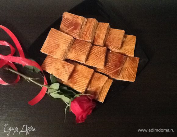 Разрезаем наш один большой пряник на кусочки, ставим чайник, зовем близких и угощаемся.
Всех женщин нашего прекрасного сайта с наступающим праздником. 🌷🌷🌷