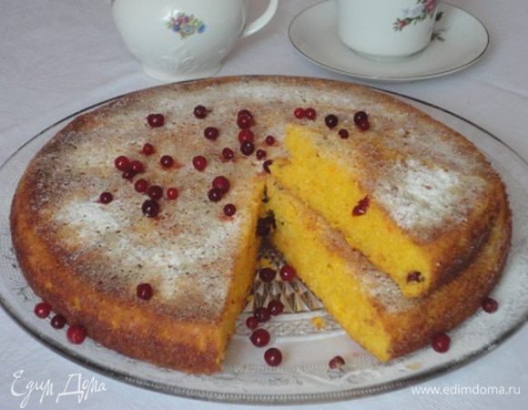 Остывший кекс посыпать сахарной пудрой. Можно подавать чай.