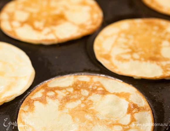 Перевернуть и чуть поджарить с обратной стороны.