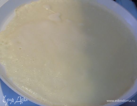 Жарьте блины на хорошо разогретой сковороде.