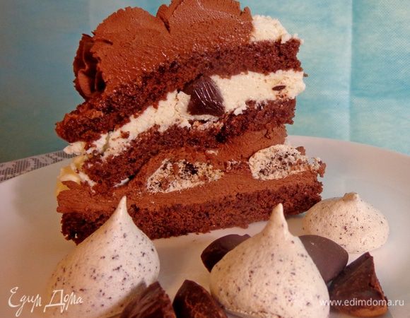 А теперь резать торт и наслаждаться...
Приятного аппетита!
