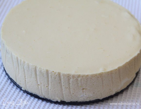 Через 3 часа торт готов, можно приступать к чаепитию.