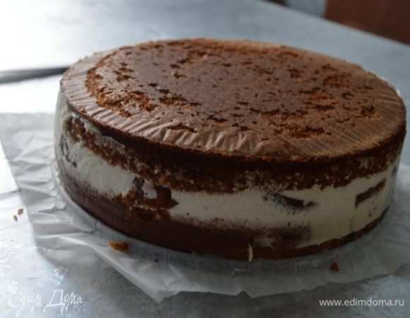 Достаем из холодильника освобождаем от кольца и бумаги. Вот такой он получился высокий.