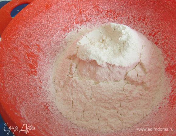 Просеять муку.