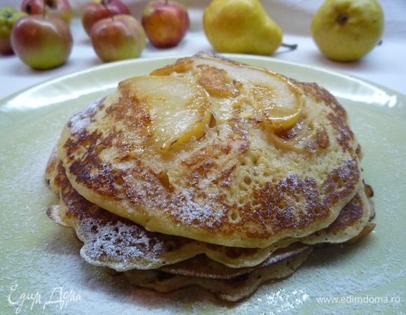 Готовые блинчики поливаем медом и посыпаем сахарной пудрой. 
Приятного чаепития!!!