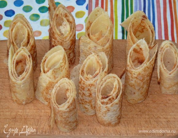 Разрезаем трубочки под углом.