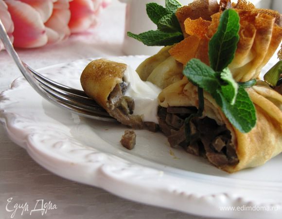 Со сметаной особенно вкусно! Приятного аппетита! Веселой масленицы!