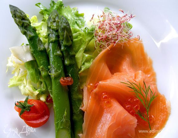 Украсить веточкой зелени и красной икрой. Приятного аппетита!