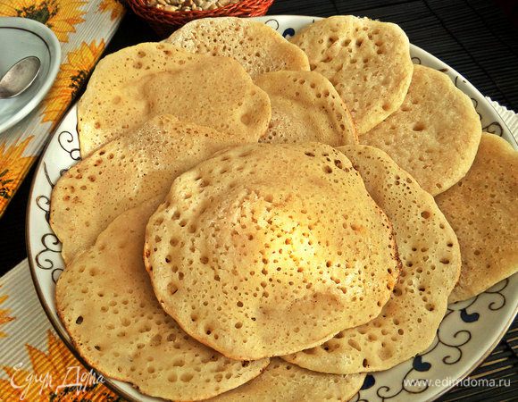 Распределяем на большом блюде внахлёст, не стопочкой! Таковы правила!