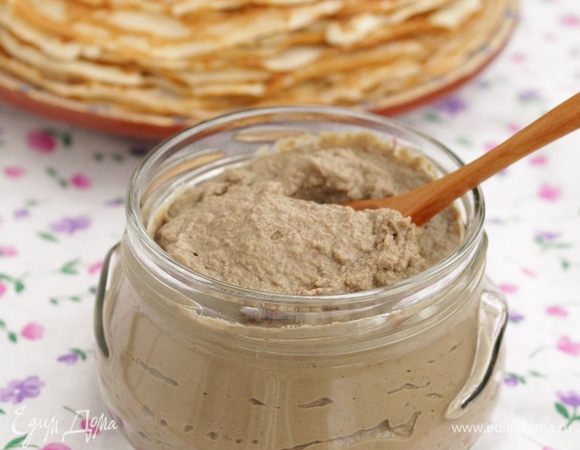 Разложите массу по формочкам. Можно уже угощаться.