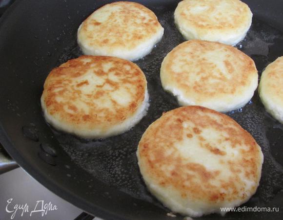 Обжарить на растительном масле с обеих сторон.