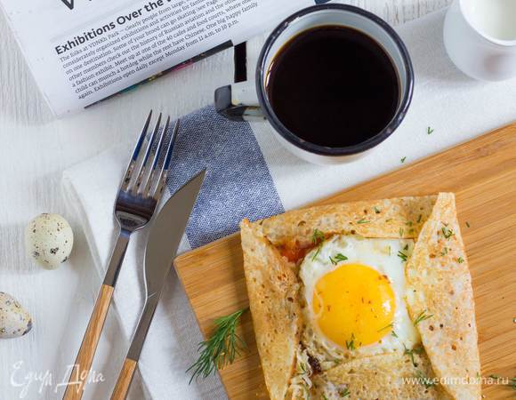 Украсьте укропом и копченной паприкой. Приятного аппетита!