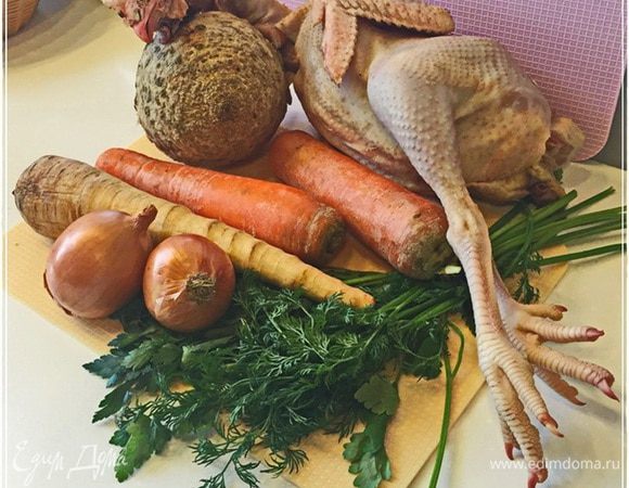 Итак. Вот это все, что понадобится для бульона. Ну не то чтобы все, будут еще всякие мелочи.