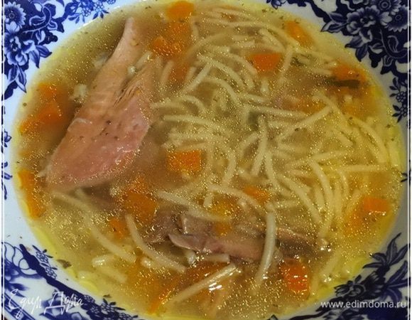 И все! С таким супом всякие там сметаны, майонезы и т. п. приправы просто неприемлемо использовать. Уж поверьте. Потому что только испортите этот прекрасный аромат и вкус. Ангела за трапезой!