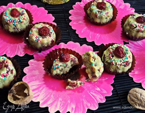 Конфетки правда на 2 укуса, но побаловаться хватает семье из 4-х человек.