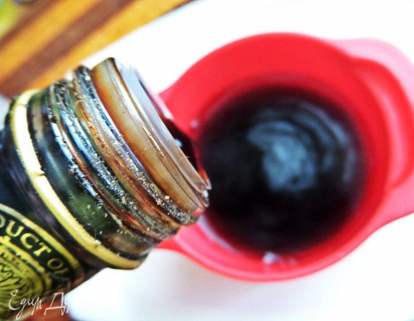 В вино добавить уксус (в оригинале винный).