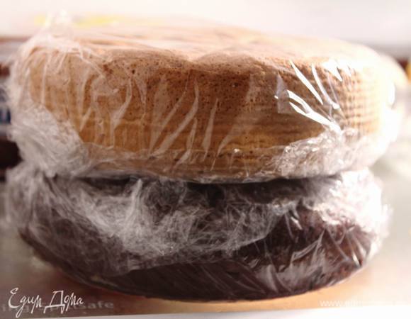 Обернуть в пленку каждый и отправить в холодильник "отлежаться" :)