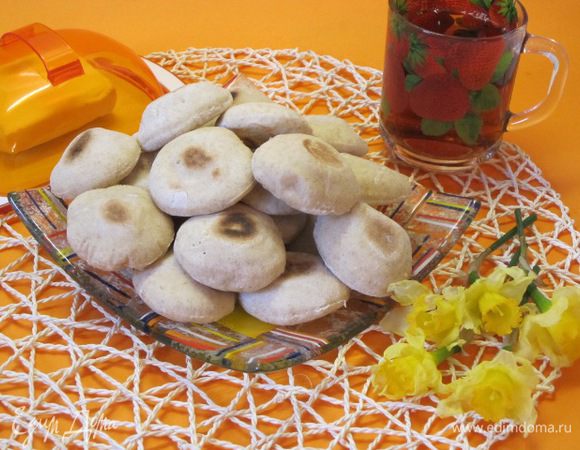 Подавать на стол. Маленькие горячие пузатенькие лепешки с экзотическим названием "Батбуты" готовы!