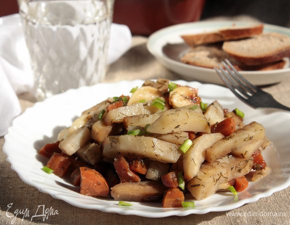 Готовые овощи аккуратно перемешать, выложить на блюдо, при желании посыпать зеленью. 

Приятного аппетита!